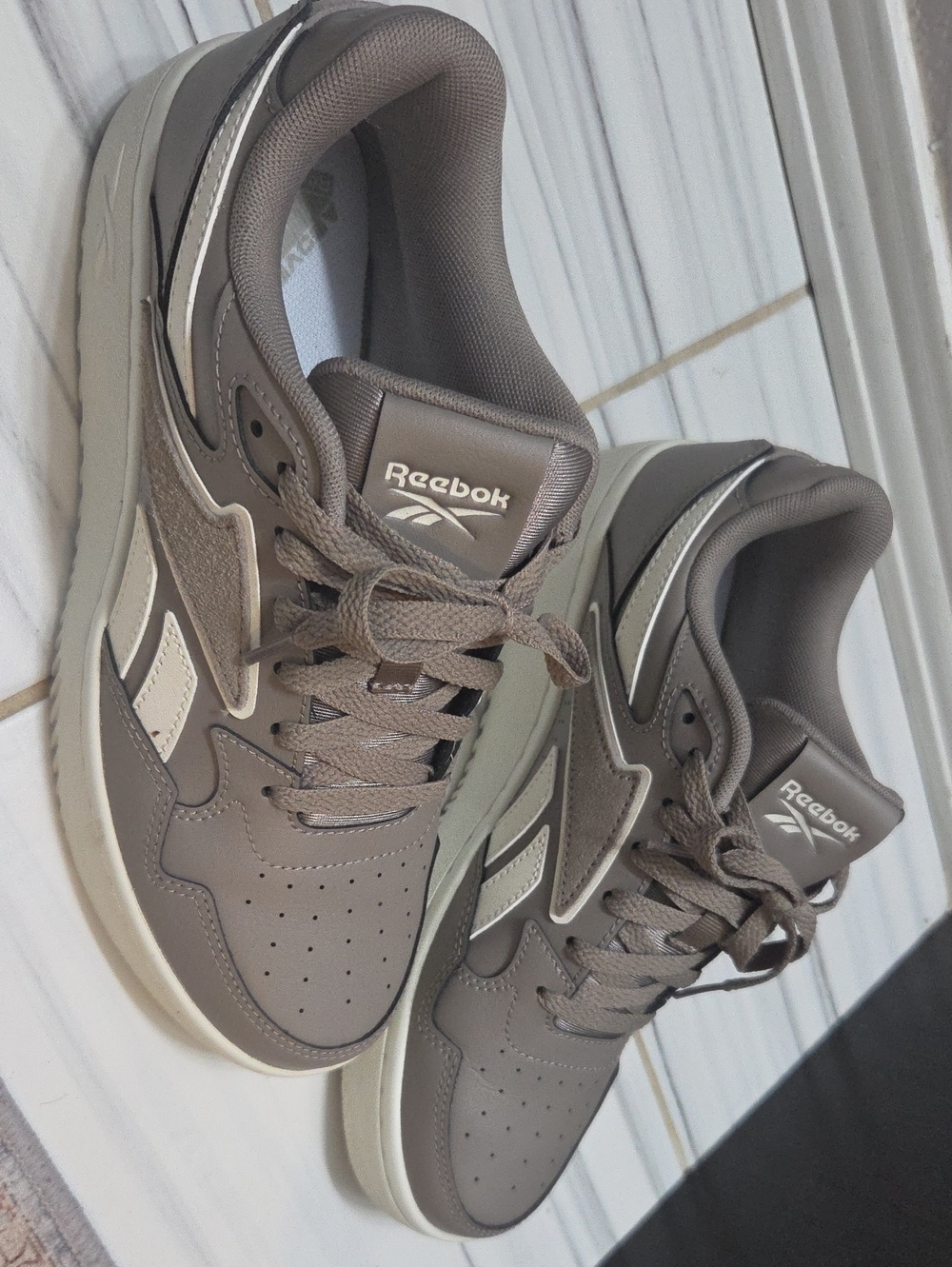 Reebok Court Style Taupe Gray Sneakers Women's Size.